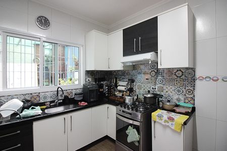 Casa à venda com 137m², 3 quartos e 2 vagasCozinha