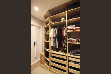 Casa à venda com 137m², 3 quartos e 2 vagasSuíte Closet