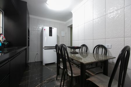 Casa à venda com 150m², 4 quartos e 2 vagas Casa à venda com 150m², 4 quartos e 2 vagasCozinha