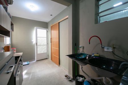 Casa à venda com 150m², 4 quartos e 2 vagas Casa à venda com 150m², 4 quartos e 2 vagasÁrea de Serviço