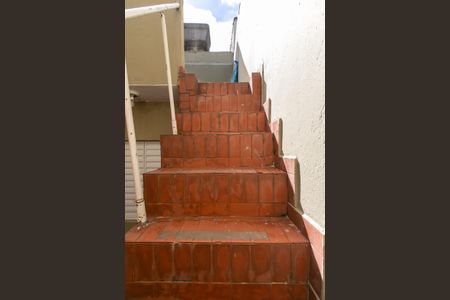 Casa à venda com 150m², 4 quartos e 2 vagas Casa à venda com 150m², 4 quartos e 2 vagasEscada Externa