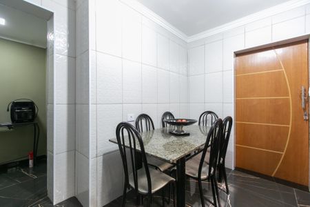 Casa à venda com 150m², 4 quartos e 2 vagas Casa à venda com 150m², 4 quartos e 2 vagasCozinha