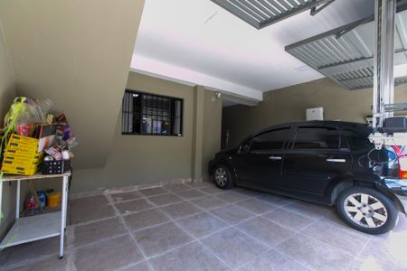 Casa à venda com 150m², 4 quartos e 2 vagas Casa à venda com 150m², 4 quartos e 2 vagasGaragem