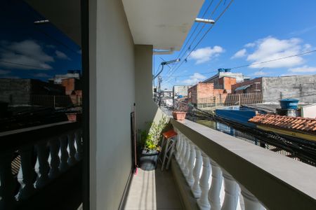 Casa à venda com 150m², 4 quartos e 2 vagas Casa à venda com 150m², 4 quartos e 2 vagasVaranda da Suíte