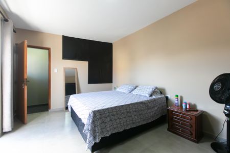 Casa à venda com 150m², 4 quartos e 2 vagas Casa à venda com 150m², 4 quartos e 2 vagasSuíte