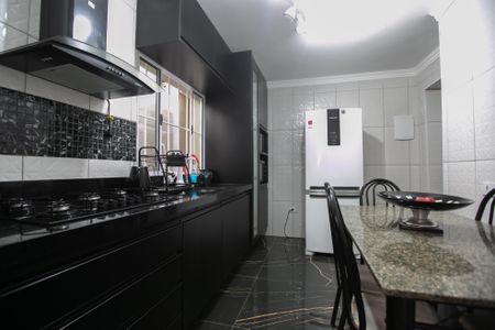 Casa à venda com 150m², 4 quartos e 2 vagas Casa à venda com 150m², 4 quartos e 2 vagasCozinha