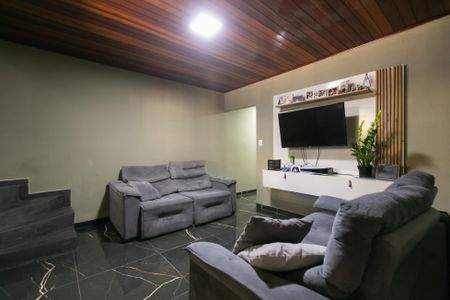 Casa à venda com 150m², 4 quartos e 2 vagas Casa à venda com 150m², 4 quartos e 2 vagasSala