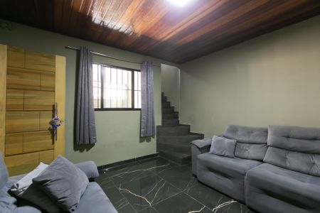 Casa à venda com 150m², 4 quartos e 2 vagas Casa à venda com 150m², 4 quartos e 2 vagasSala