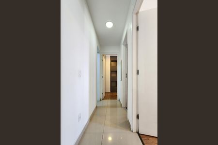 Apartamento à venda com 93m², 3 quartos e 2 vagasCorredor 
