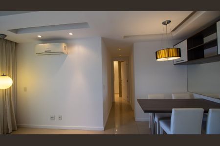 Apartamento à venda com 70m², 2 quartos e 1 vagaVaranda