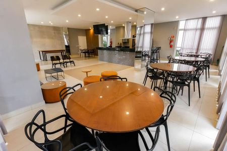 Apartamento para alugar com 72m², 2 quartos e 2 vagas Apartamento para alugar com 72m², 2 quartos e 2 vagasÁrea comum - Salão de festas