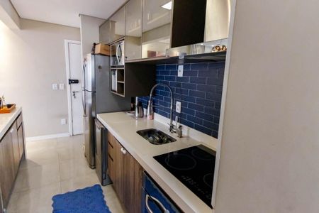 Apartamento para alugar com 72m², 2 quartos e 2 vagas Apartamento para alugar com 72m², 2 quartos e 2 vagasCozinha - Armários