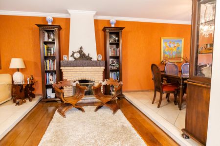 Casa à venda com 356m², 4 quartos e 4 vagas Casa à venda com 356m², 4 quartos e 4 vagasSala