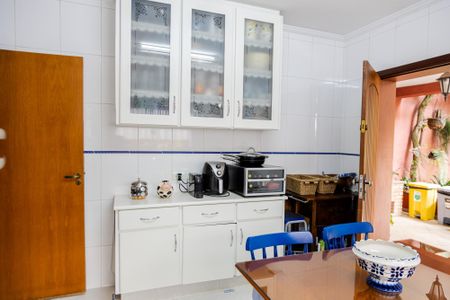 Casa à venda com 356m², 4 quartos e 4 vagas Casa à venda com 356m², 4 quartos e 4 vagasCozinha