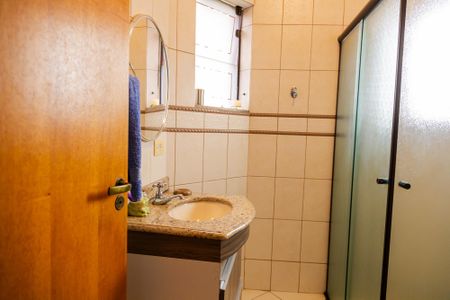 Casa à venda com 356m², 4 quartos e 4 vagas Casa à venda com 356m², 4 quartos e 4 vagasBanheiro da Suíte 3