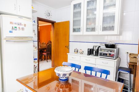 Casa à venda com 356m², 4 quartos e 4 vagas Casa à venda com 356m², 4 quartos e 4 vagasCozinha