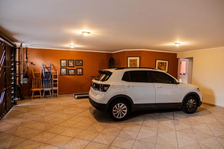 Casa à venda com 356m², 4 quartos e 4 vagas Casa à venda com 356m², 4 quartos e 4 vagasGaragem