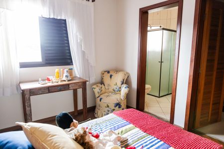 Casa à venda com 356m², 4 quartos e 4 vagas Casa à venda com 356m², 4 quartos e 4 vagasSuíte 2