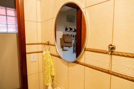 Casa à venda com 356m², 4 quartos e 4 vagas Casa à venda com 356m², 4 quartos e 4 vagasEspelho