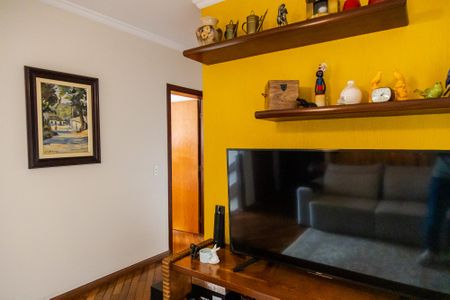 Casa à venda com 356m², 4 quartos e 4 vagas Casa à venda com 356m², 4 quartos e 4 vagasSala de TV