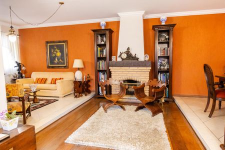 Casa à venda com 356m², 4 quartos e 4 vagas Casa à venda com 356m², 4 quartos e 4 vagasSala