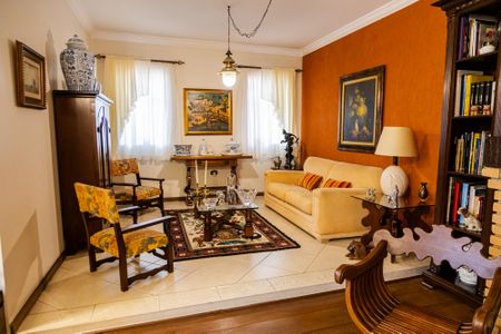 Casa à venda com 356m², 4 quartos e 4 vagas Casa à venda com 356m², 4 quartos e 4 vagasSala