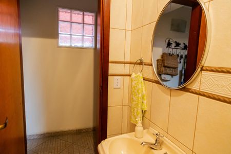 Casa à venda com 356m², 4 quartos e 4 vagas Casa à venda com 356m², 4 quartos e 4 vagasBanheiro de serviço