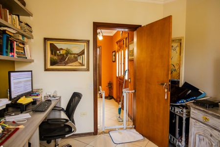 Casa à venda com 356m², 4 quartos e 4 vagas Casa à venda com 356m², 4 quartos e 4 vagasEscritório