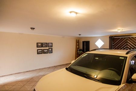 Casa à venda com 356m², 4 quartos e 4 vagas Casa à venda com 356m², 4 quartos e 4 vagasGaragem