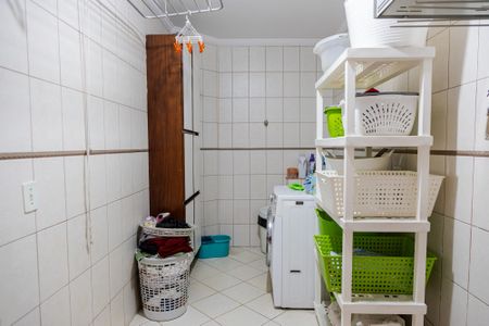 Casa à venda com 356m², 4 quartos e 4 vagas Casa à venda com 356m², 4 quartos e 4 vagasÁrea de Serviço