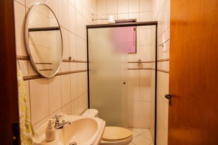 Casa à venda com 356m², 4 quartos e 4 vagas Casa à venda com 356m², 4 quartos e 4 vagasBanheiro de serviço