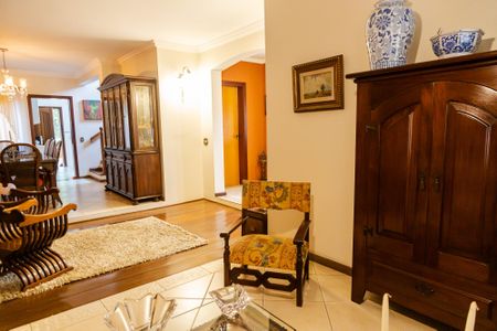 Casa à venda com 356m², 4 quartos e 4 vagas Casa à venda com 356m², 4 quartos e 4 vagasSala