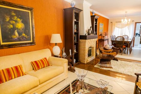 Casa à venda com 356m², 4 quartos e 4 vagas Casa à venda com 356m², 4 quartos e 4 vagasSala