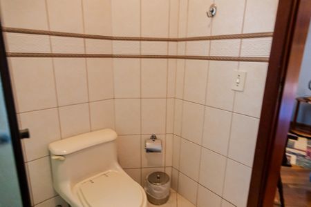 Casa à venda com 356m², 4 quartos e 4 vagas Casa à venda com 356m², 4 quartos e 4 vagasBanheiro da Suíte 4