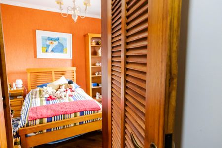 Casa à venda com 356m², 4 quartos e 4 vagas Casa à venda com 356m², 4 quartos e 4 vagasCloset Suíte 2