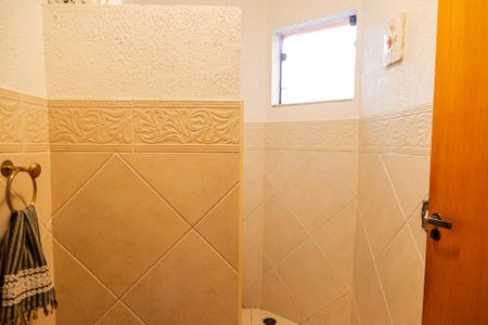 Casa à venda com 356m², 4 quartos e 4 vagas Casa à venda com 356m², 4 quartos e 4 vagasLavabo