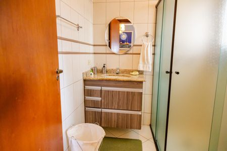 Casa à venda com 356m², 4 quartos e 4 vagas Casa à venda com 356m², 4 quartos e 4 vagasBanheiro da Suíte 4