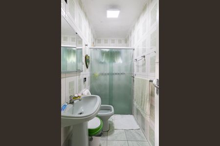 Casa à venda com 250m², 5 quartos e 3 vagasBanheiro da Suíte 2