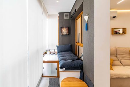 Apartamento à venda com 43m², 1 quarto e sem vaga Apartamento à venda com 43m², 1 quarto e sem vagaVaranda