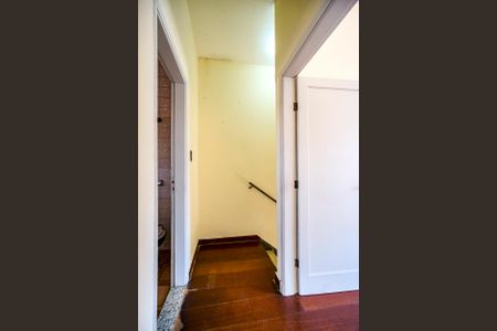 Casa à venda com 83m², 2 quartos e sem vaga Casa à venda com 83m², 2 quartos e sem vagaHall dos quartos