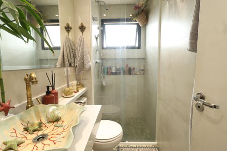 Apartamento à venda com 70m², 2 quartos e 2 vagasBanheiro da Suíte