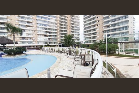 Apartamento para alugar com 70m², 2 quartos e 1 vagaÁrea comum - Piscina