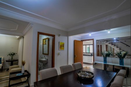 Casa à venda com 274m², 4 quartos e 4 vagasSala de Jantar