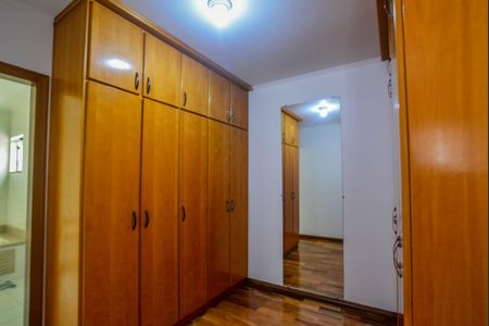 Casa à venda com 274m², 4 quartos e 4 vagasSuíte 2