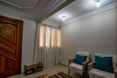 Casa à venda com 274m², 4 quartos e 4 vagasSala