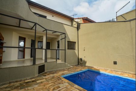 Casa à venda com 274m², 4 quartos e 4 vagasQuintal