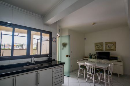 Casa à venda com 274m², 4 quartos e 4 vagasCozinha