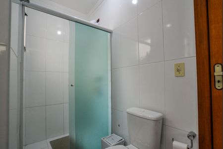 Casa à venda com 274m², 4 quartos e 4 vagasBanheiro da Suíte 2