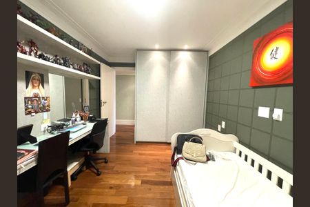 Apartamento à venda com 230m², 5 quartos e 4 vagasQuarto