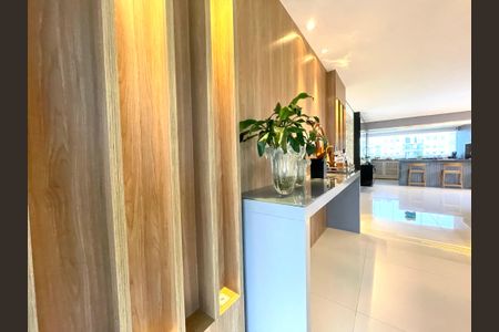 Apartamento à venda com 230m², 5 quartos e 4 vagasSala